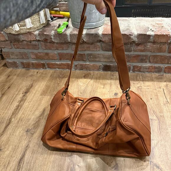 Clava Brown Genuine Leather Weekender Gym Overnight Bag W/Removable Strap - Picture 2 of 9